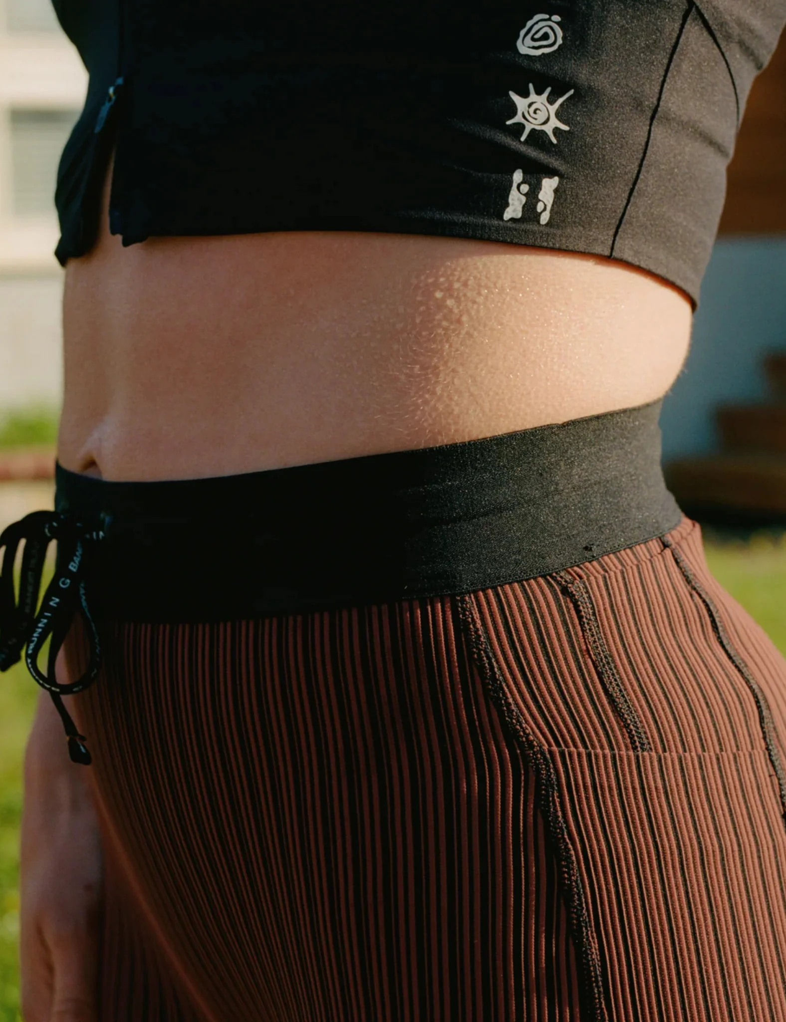 Bandit Women's Striped Cadence 5" Compression Shorts - Mahogany Brown - Image 3