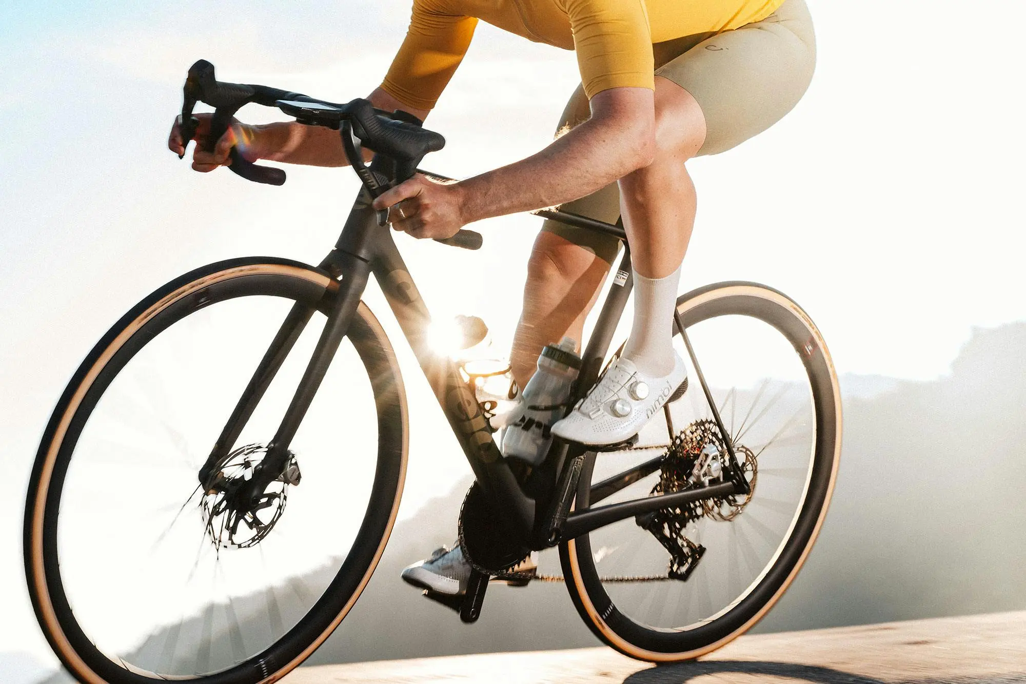 Cervelo R5 Bike Road Bike - Five Black/Bronze - Image 5