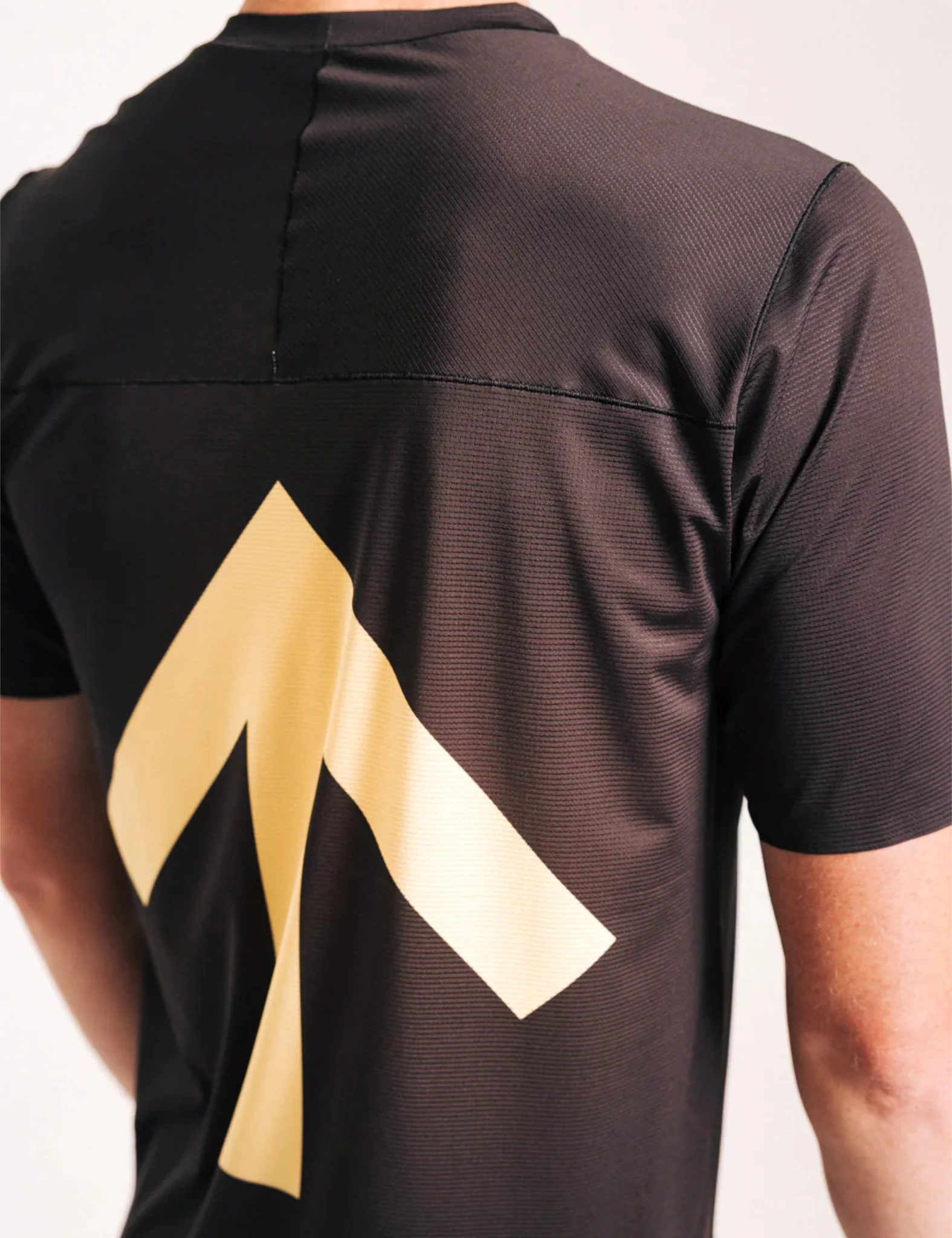 Chance AROW Lightweight T-Shirt - Meteorite/Golden Haze - Image 2