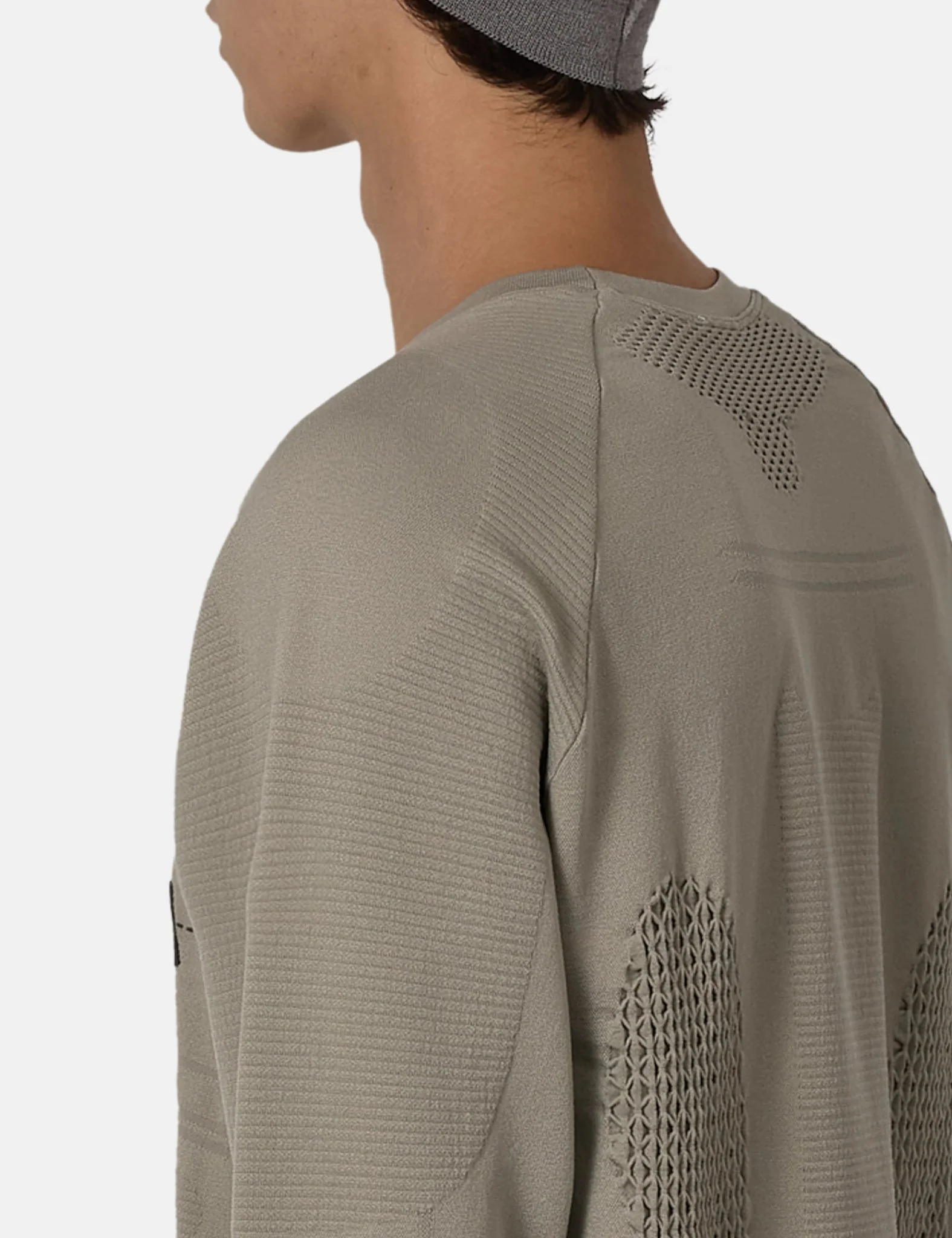 ROA Aune Seamless Knit - Pale Green - Image 2
