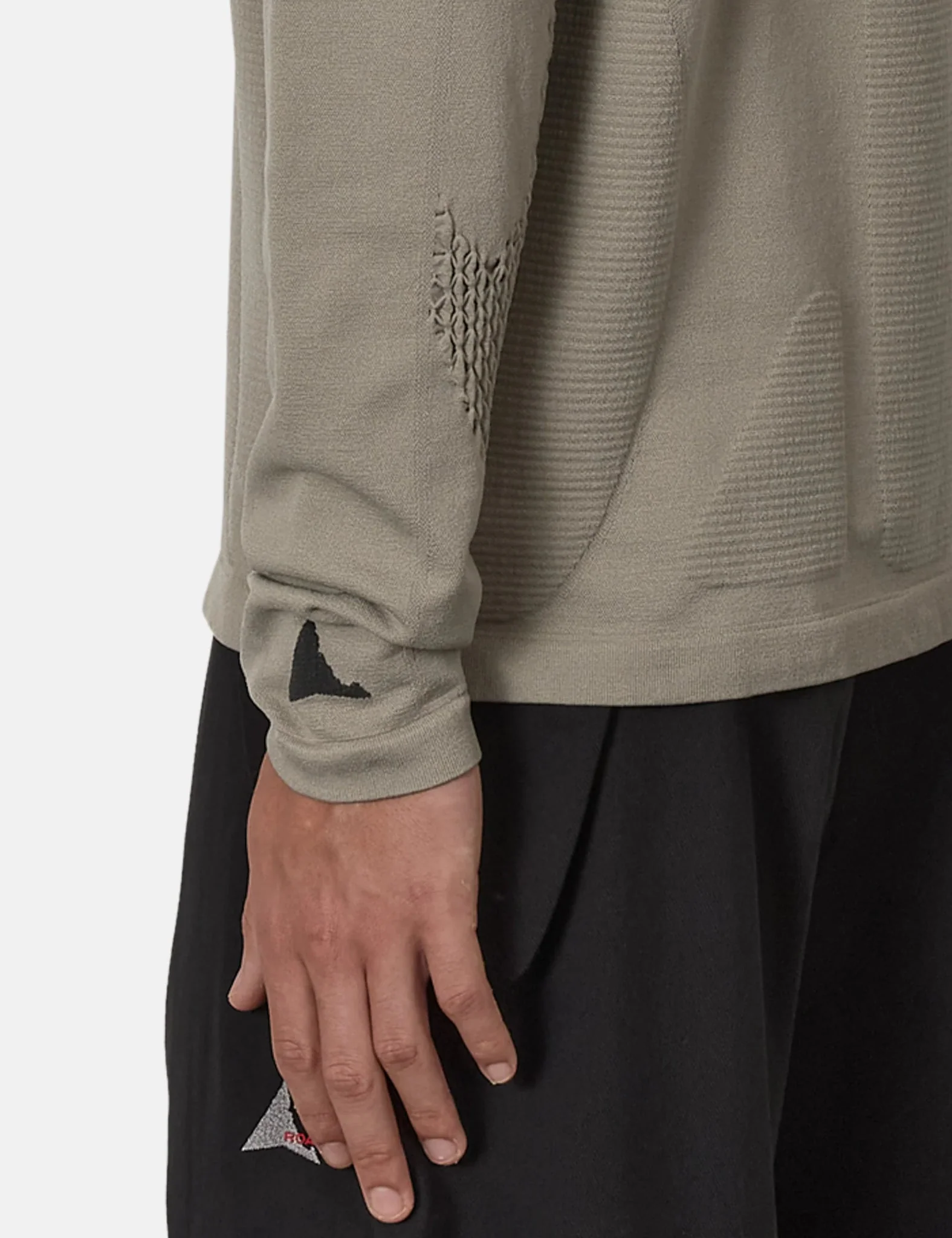 ROA Aune Seamless Knit - Pale Green - Image 3