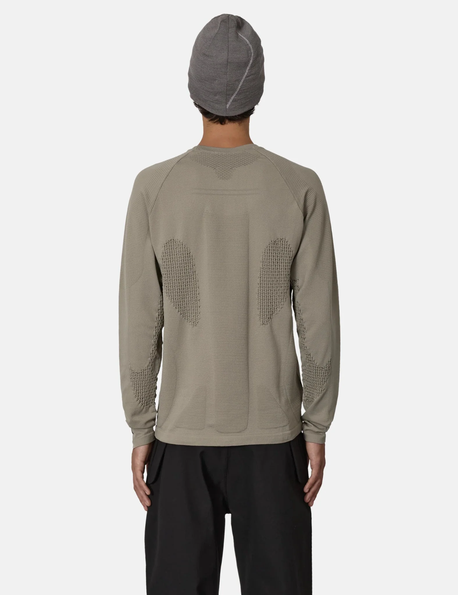 ROA Aune Seamless Knit - Pale Green - Image 4