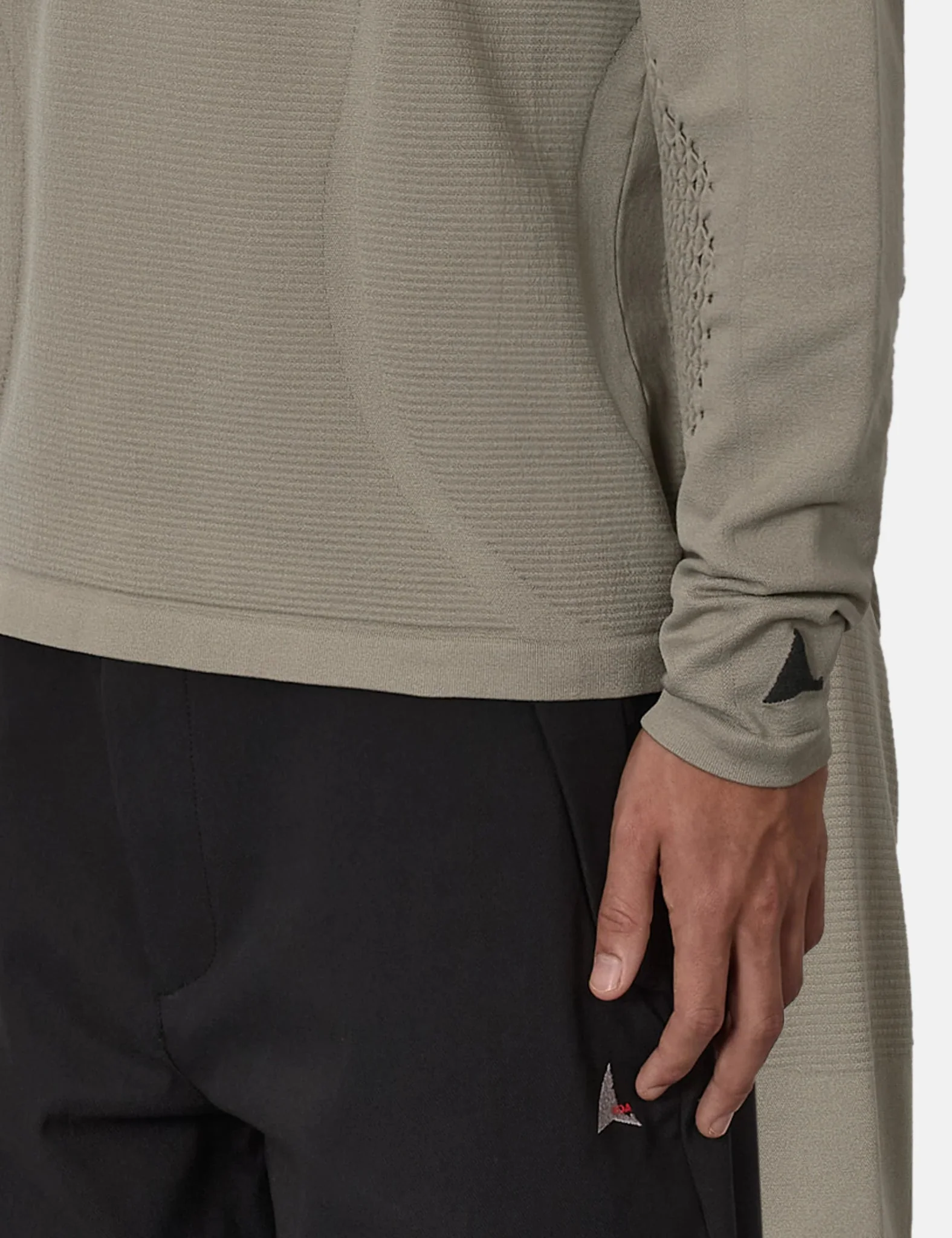 ROA Aune Seamless Knit - Pale Green - Image 5