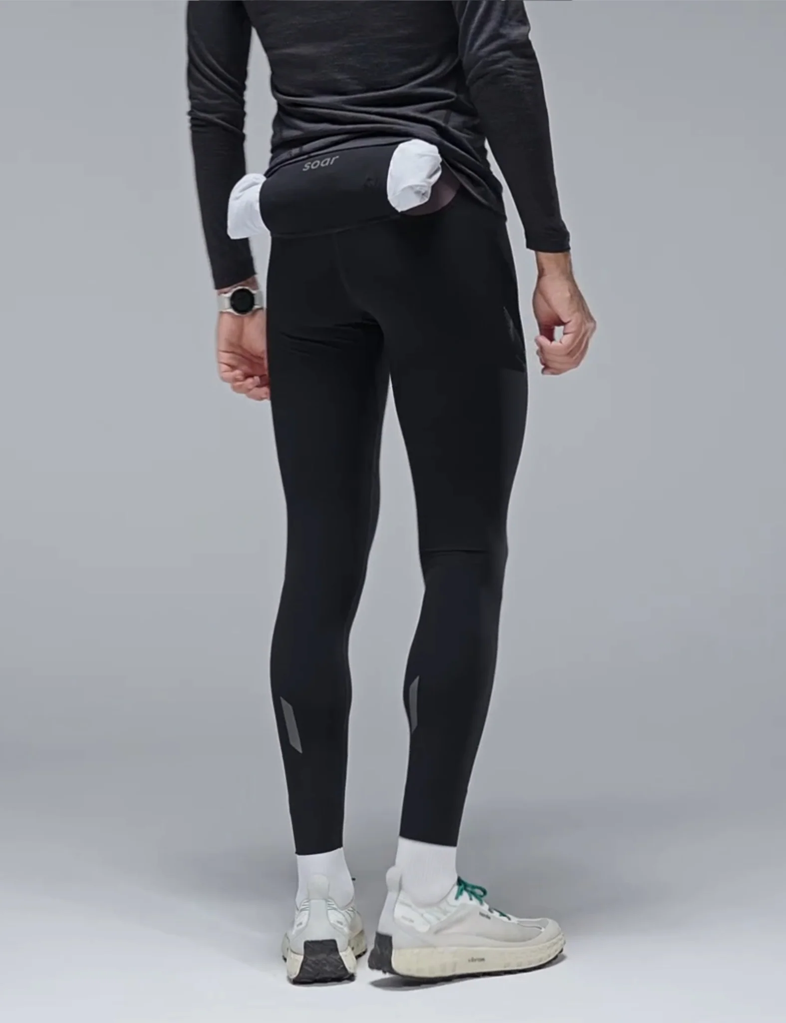 Soar Running Cargo Tights - Black - Image 2