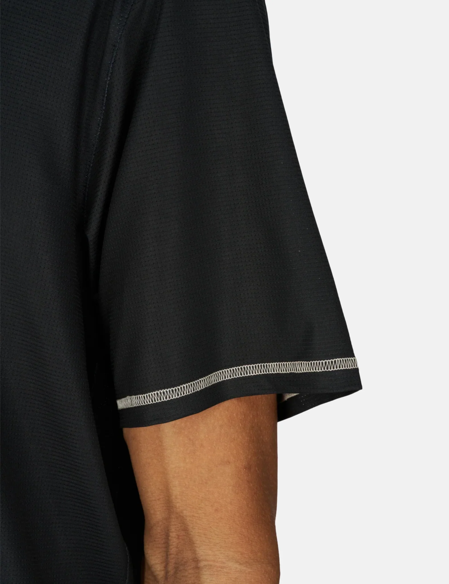 UNNA Wavy T-Shirt - Black - Image 4